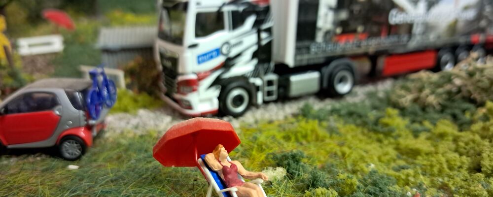 Herpa-Modelltruck von ECL auf Modelleisenbahnanlage Unsere Vision - Nachhaltige Logistik